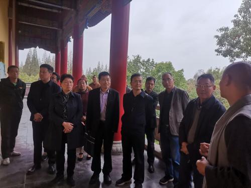 市政协调研我区宗教活动场所管理工作